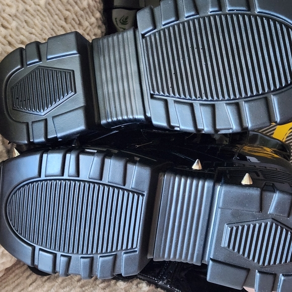 Size 10 Anthony Wang tall, black patent leather combat boots - Picture 7 of 11